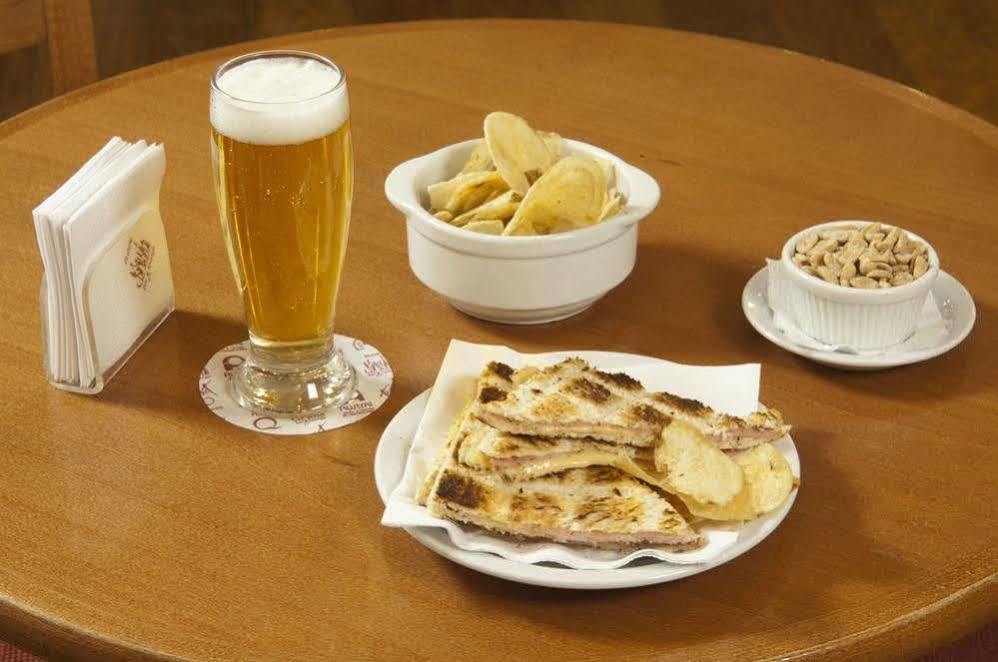 奥斯特拉宫殿酒店 里瓦达维亚海军准将城 外观 照片